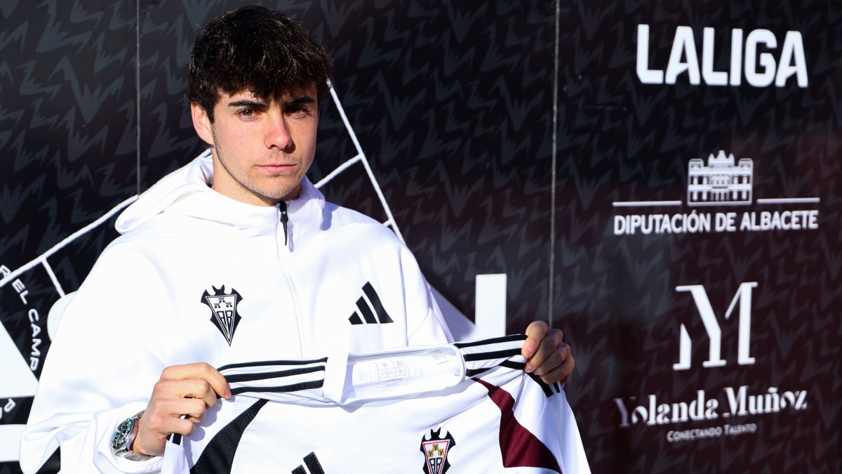 Pablo Sáenz durante su presentación con el Albacete Balompié | AB