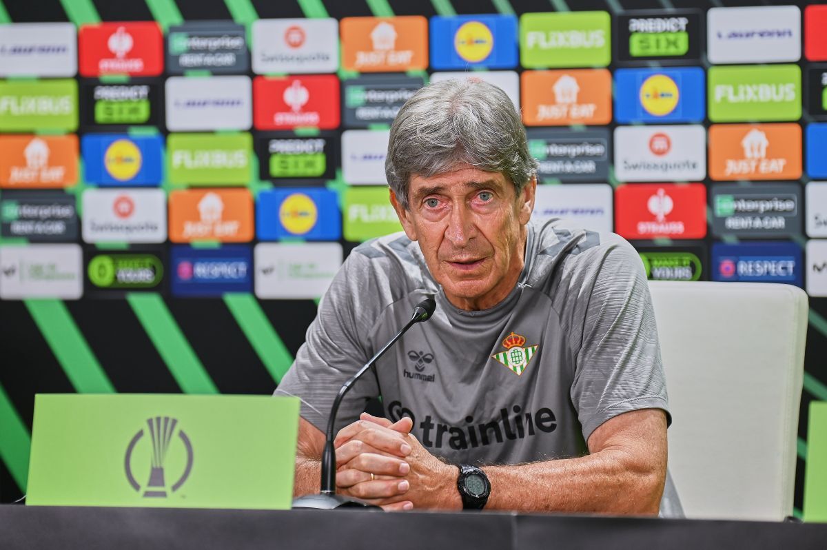Manuel Pellegrini en la rueda de prensa previa al Real Betis - Fiorentina | Salvador López Medina para El MIRA