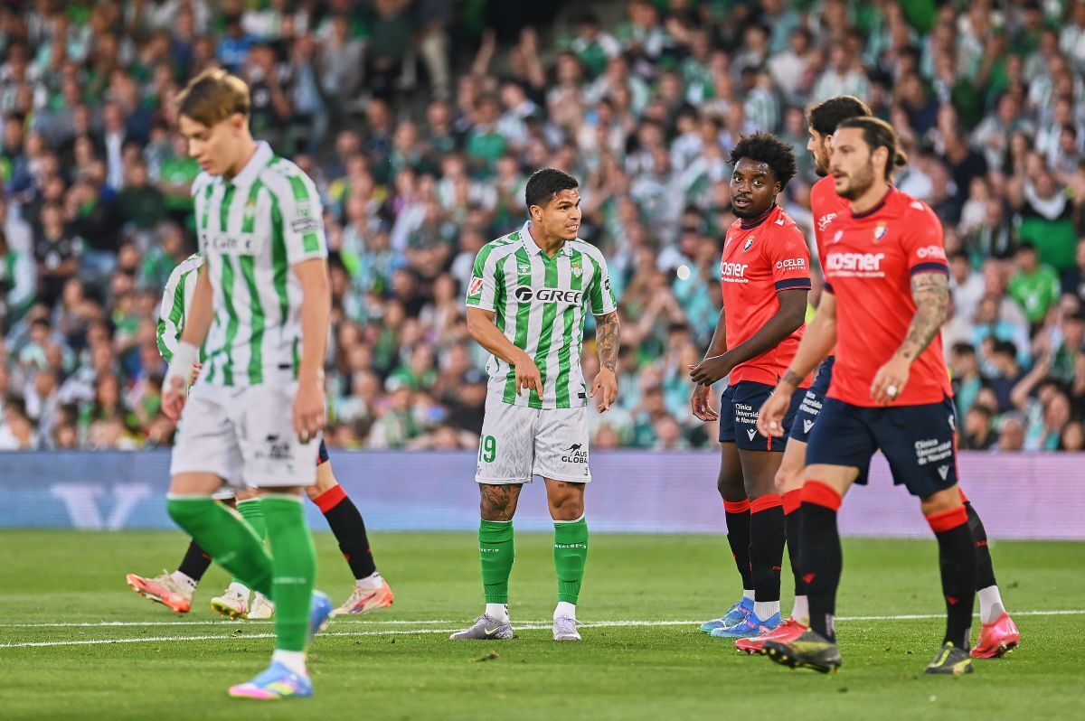 Cucho Hernández en el Real Betis - Osasuna | Salvador López Medina para El MIRA