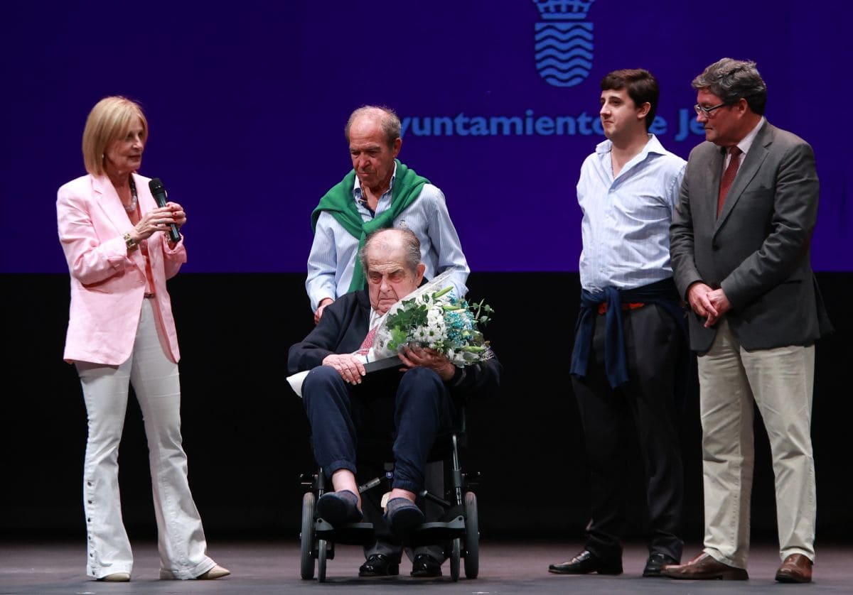 Homenaje a Jerónimo Roldán Rosa por su trayectoria en el periodismo local | Cristo García