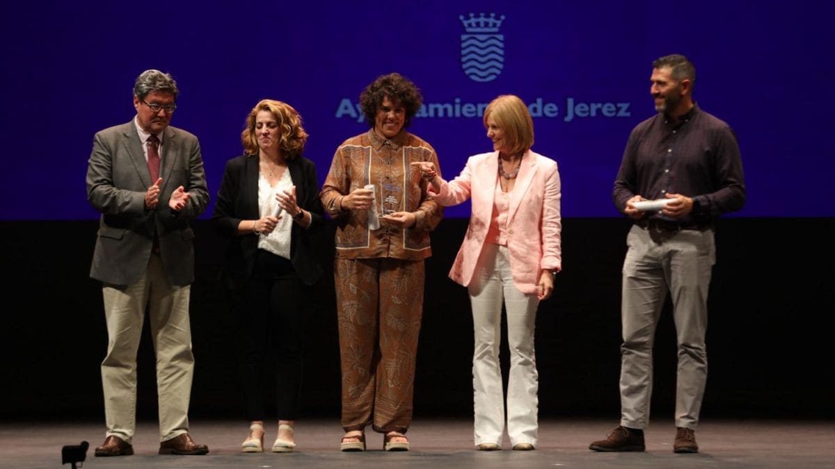 Laura Delgado Dueñas ‘Bimba’ premiada como 'Mejor Deportista 2024' en la Gala de los VII Premios ‘Cultura del Deporte de Jerez’ | Cristo García