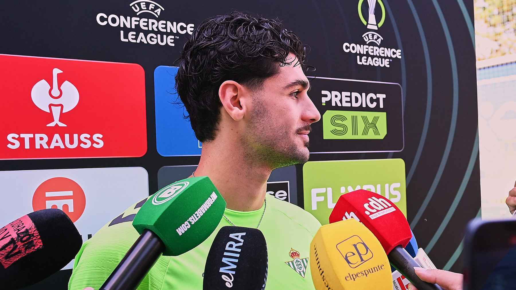 Johnny Cardoso en el Media Day del Real Betis previo a la final de Conference League | Salvador López Medina para El MIRA