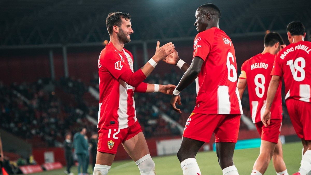 Léo Baptistao y Dion Lopy celebran un gol de la UD Almería | UDA