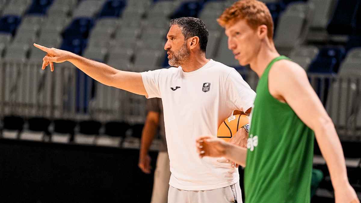 Ibon Navarro prepara un "difícil" debut del Unicaja Baloncesto en los Playoffs de la Liga Endesa