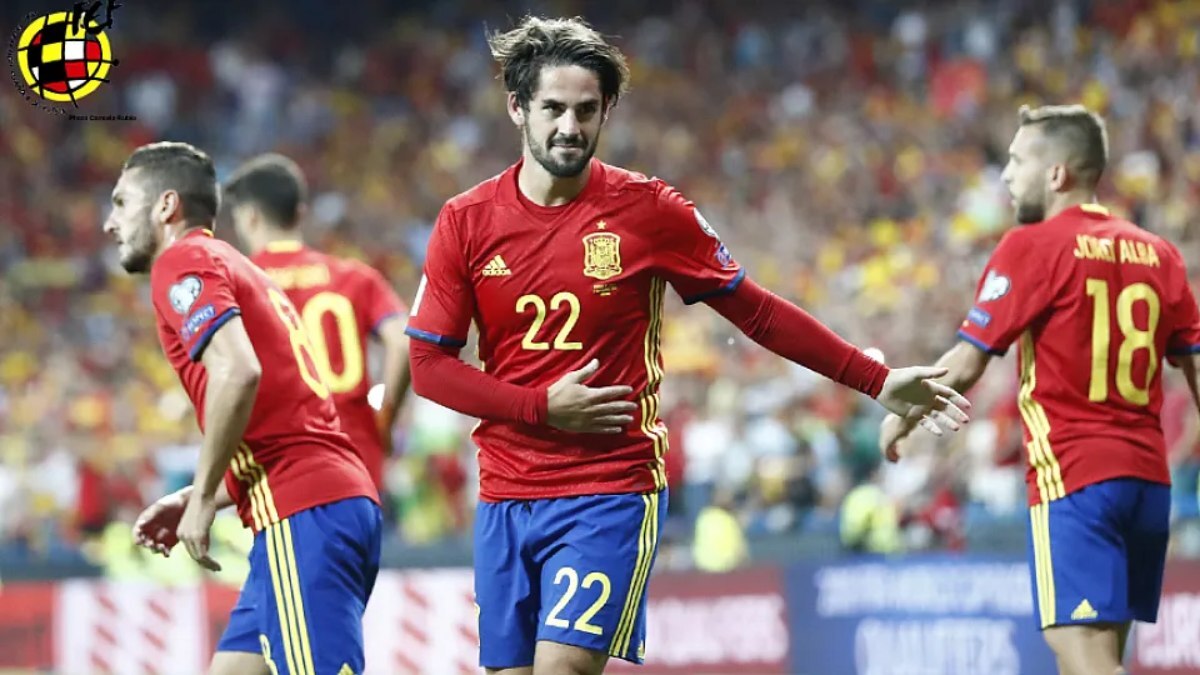 Isco Alarcón celebra un gol anotado con España | RFEF