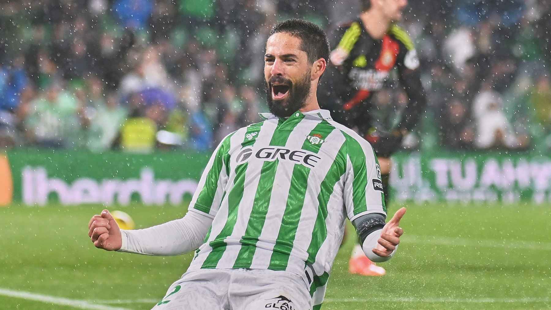 Isco Alarcón celebra su gol en el Real Betis - Real Madrid | Salvador López Medina para El MIRA