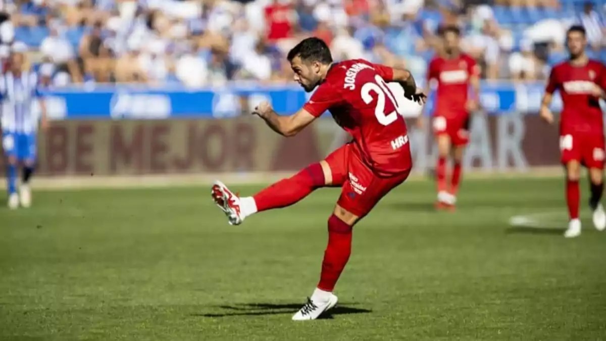 José Arnaiz durante un partido con el CA Osasuna | LaLiga