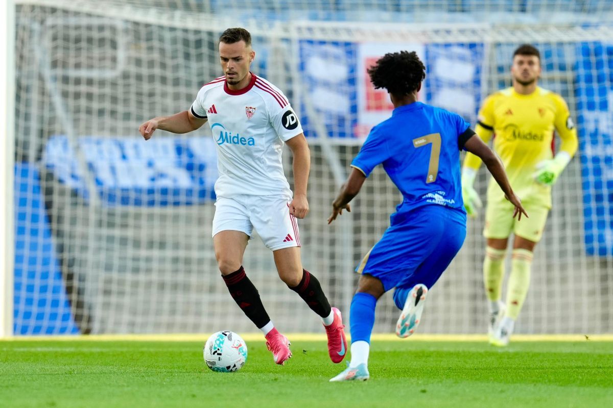 Ramón Martínez en el Birmingham City - Sevilla FC | @Sevilla_FC
