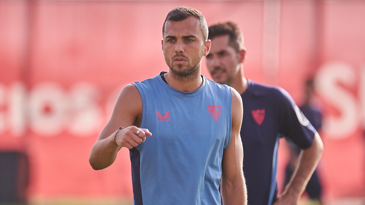 Joan Jordán durante un entrenamiento de pretemporada con el Sevilla FC | Salvador López Medina para El MIRA