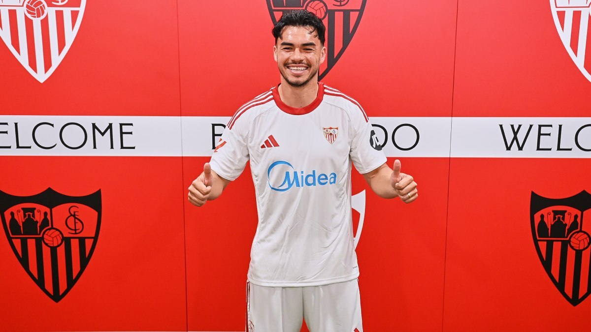 Gabriel Suazo en su presentación con el Sevilla FC | Salvador López Medina para El MIRA