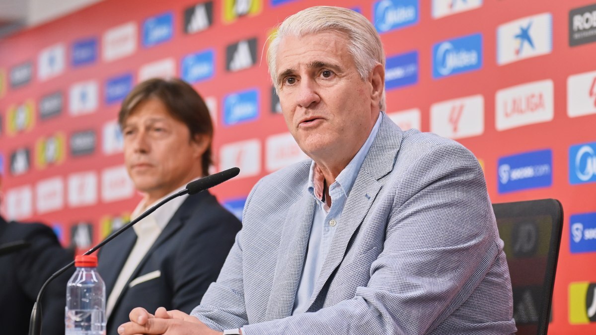 Antonio Cordón en la presentación de Matías Almeyda con el Sevilla FC | Salvador López Medina para El MIRA