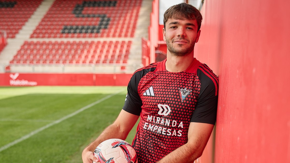 Unai Egiluz, destacado jugador del CD Mirandés en la temporada 24/25 | CDM