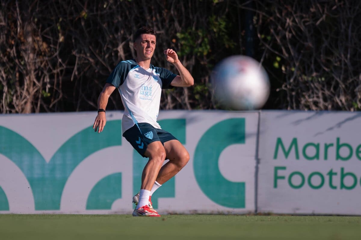 El Málaga CF durante su mini 'stage' en Estepona