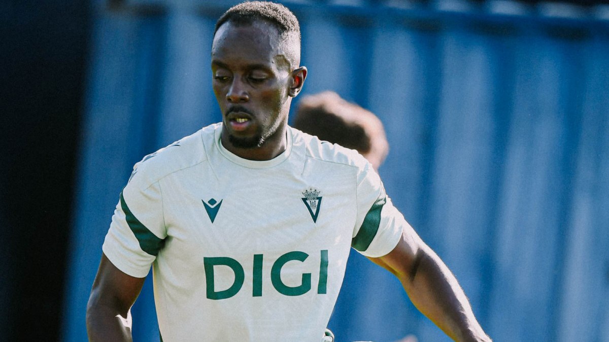 Yussi Diarra durante un entrenamiento con el Cádiz CF | CCF