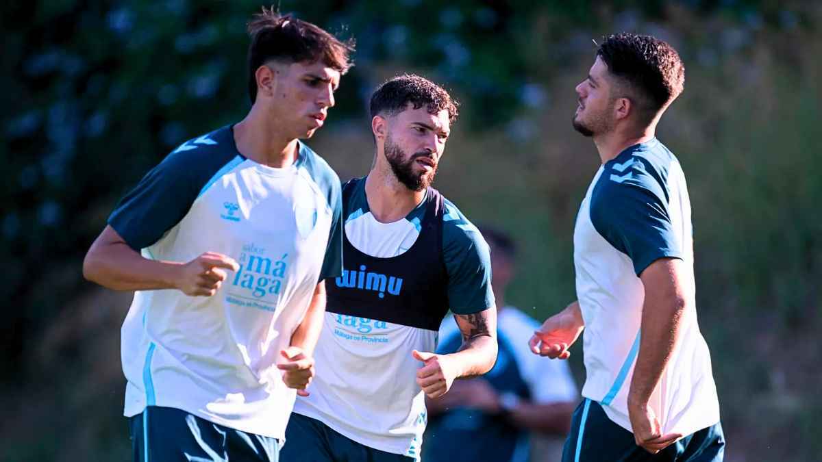 El Málaga CF, a punto de poner rumbo a Inglaterra