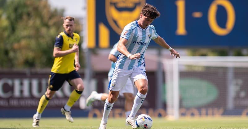 Carlos Dotor durante el Oxford United - Málaga CF