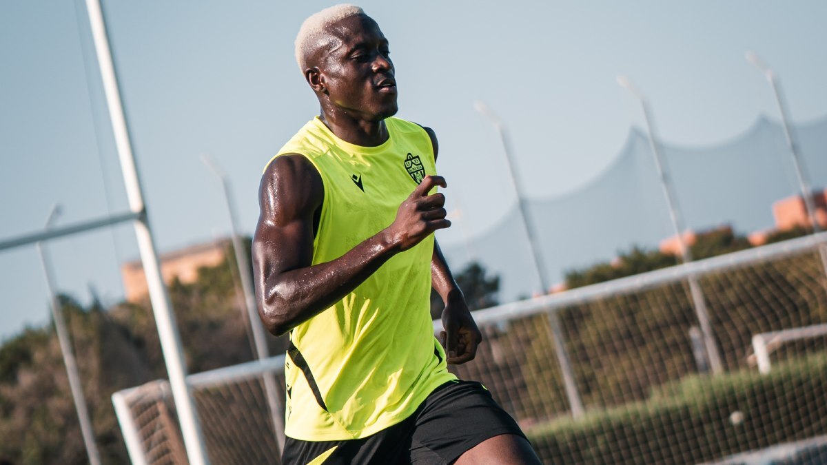 Dion Lopy, centrocampista de la UD Almería | UDA