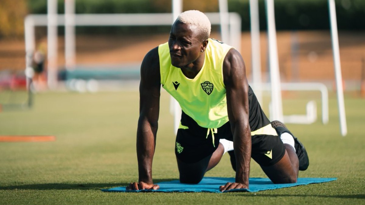 Dion Lopy, centrocampista de la UD Almería | UDA