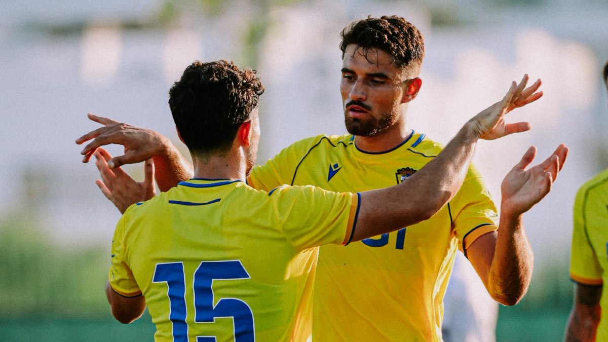 García Pascual celebra uno de los dos goles anotados en el Cádiz CF - Al Sadd SC | CCF
