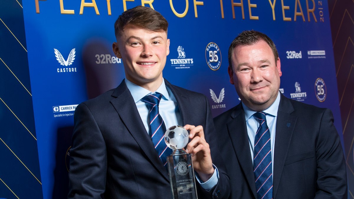 Nathan Patterson, lateral derecho del Everton que interesa al Sevilla FC | RFC