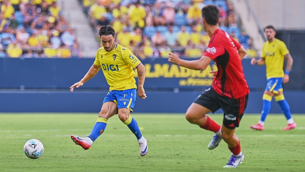 Iza Carcelén en el Cádiz CF - CD Mirandés | Salvador López Medina para El MIRA