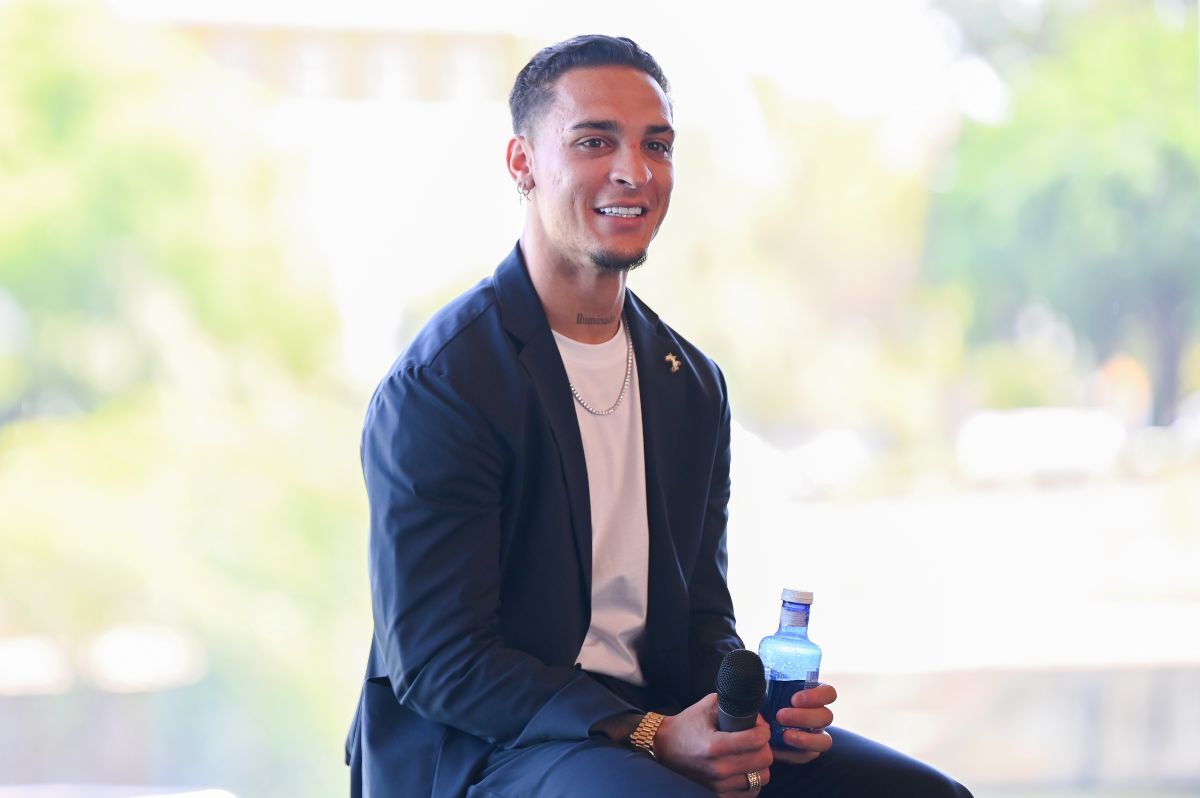 Antony en su presentación con el Real Betis | Salvador López Medina para El MIRA