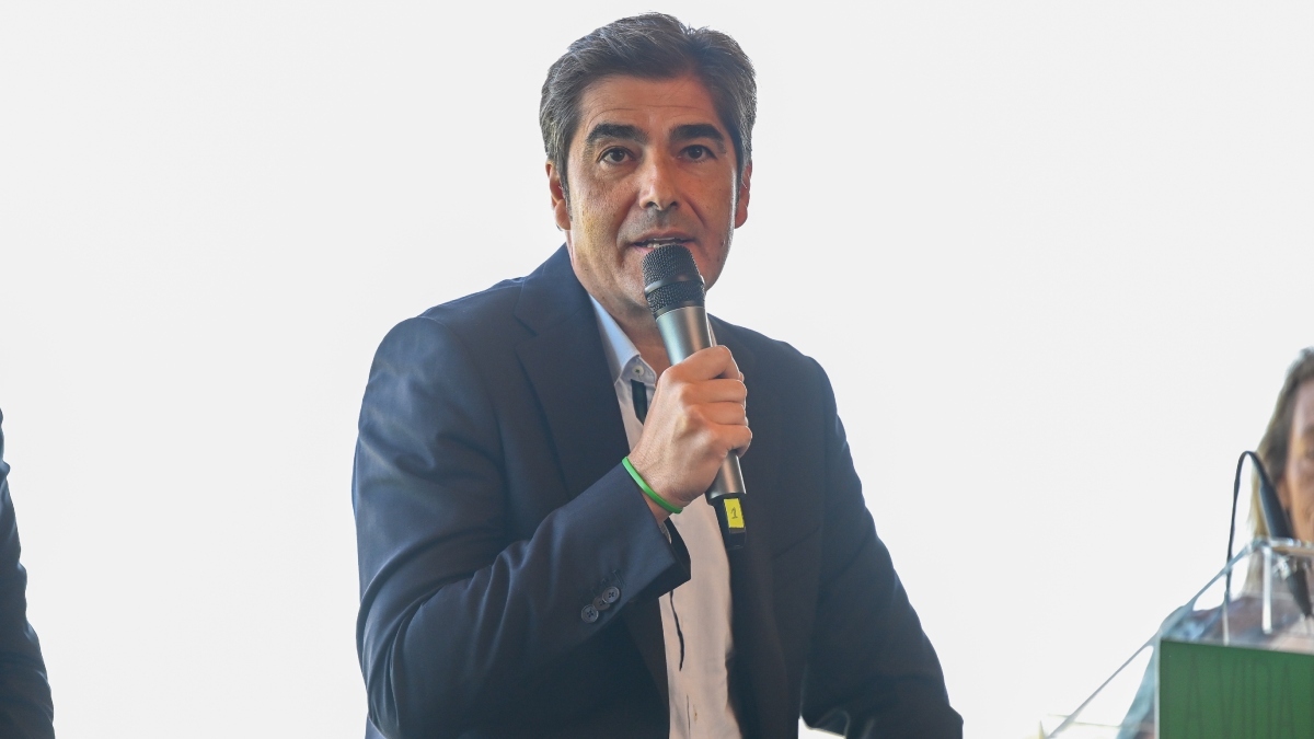 Ángel Haro en la presentación de Antony con el Real Betis | Salvador López Medina para El MIRA