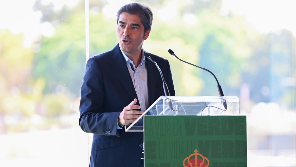 Ángel Haro en la presentación de Antony con el Real Betis | Salvador López Medina para El MIRA