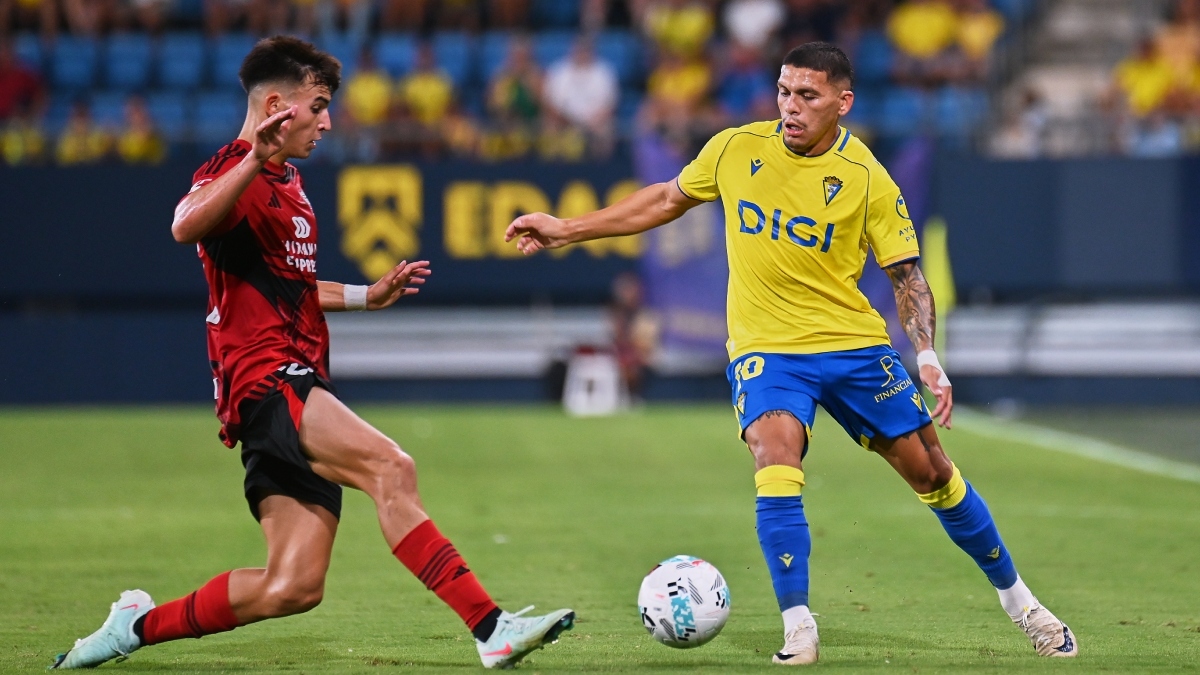 Brian Ocampo en el Cádiz CF - CD Mirandés | Salvador López Medina para El MIRA