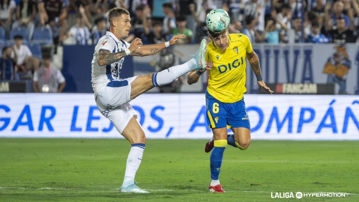 Iker Recio durante el CD Leganés - Cádiz CF | LaLiga