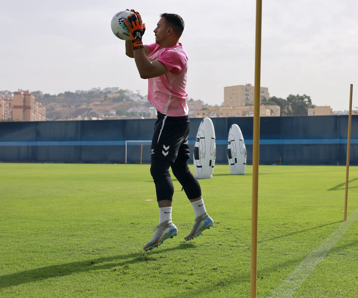 Alfonso Herrero entrenando con el Málaga CF