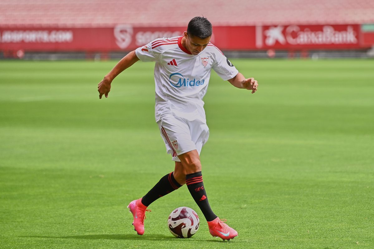 Alexis Sánchez en su presentación como jugador del Sevilla FC | Salvador López Medina para El MIRA