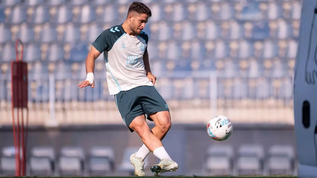 Sesión de entrenamiento del Málaga CF antes de visitar a la SD Huesca