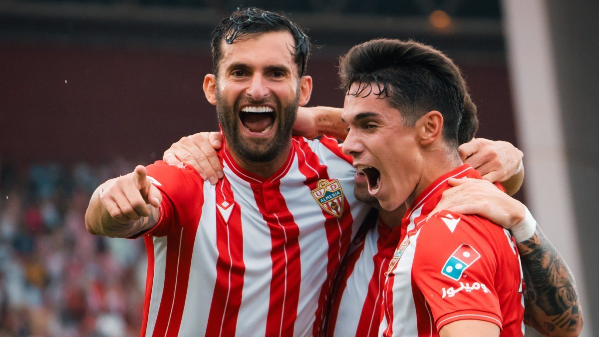 Sergio Arribas y Léo Baptistao celebran uno de los goles de la UD Almería ante el Racing de Santander | UDA