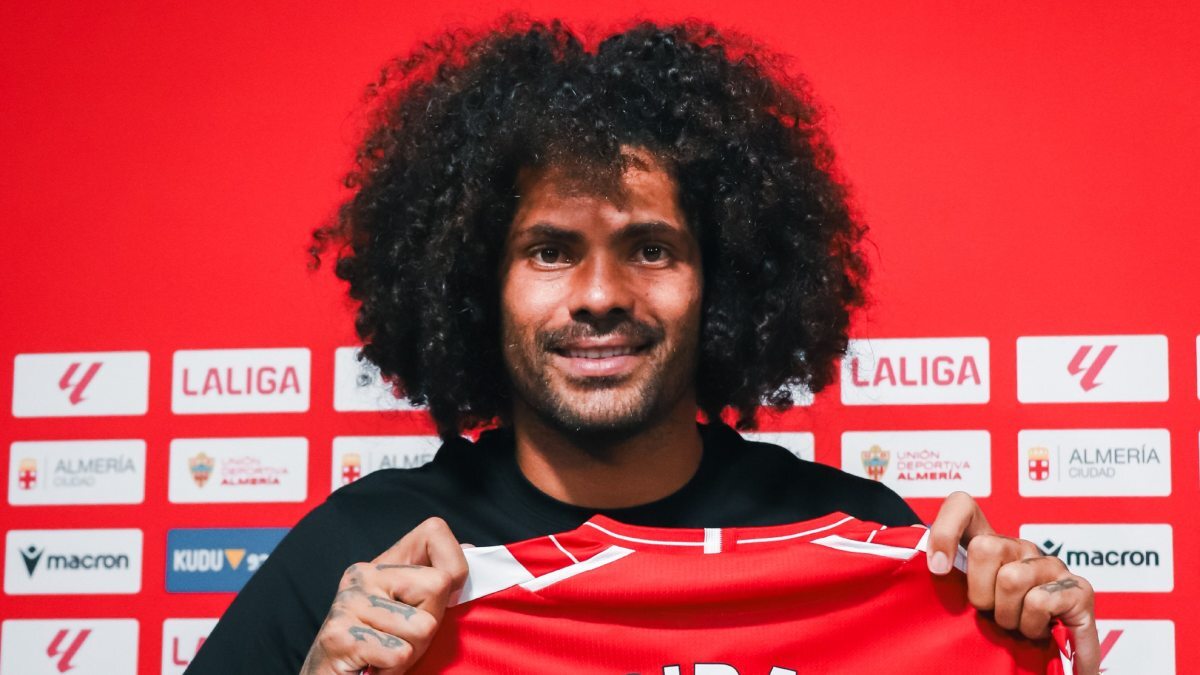 Aridane Hernández durante su presentación con la UD Almería | UDA