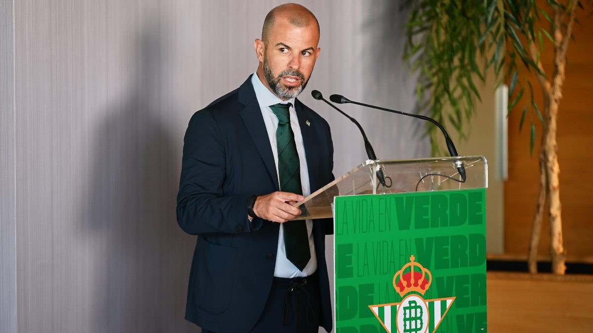 Manu Fajardo en la presentación oficial de Sofyan Amrabat con el Real Betis | Salvador López Medina para El MIRA