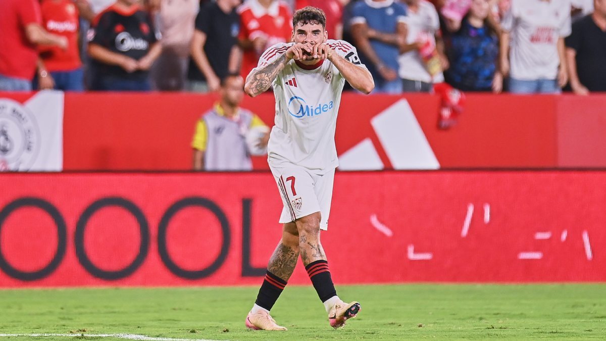 Isaac Romero celebra su gol en el Sevilla FC - Elche CF | Salvador López Medina para El MIRA