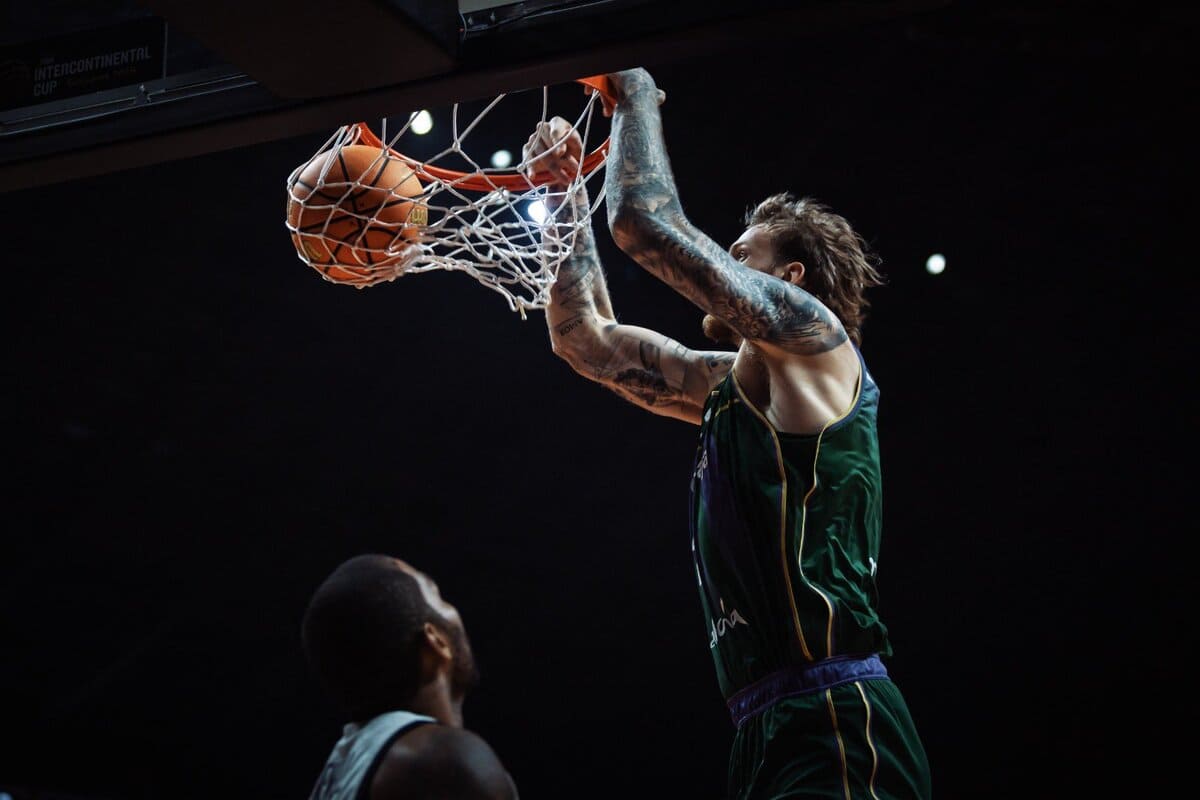 El Unicaja Baloncesto vence al Utsunomiya Brex y se planta en la final de la Copa FIBA Intercontinental 2025