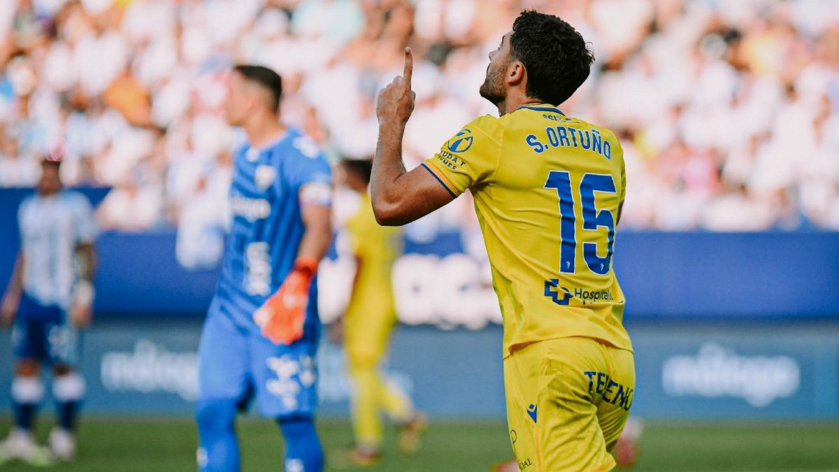 Sergio Ortuño celebra el 0-1 en el Málaga CF - Cádiz CF | CCF