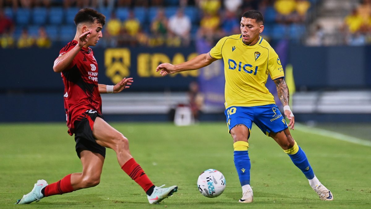 Brian Ocampo en el Cádiz CF - CD Mirandés | Salvador López Medina para El MIRA