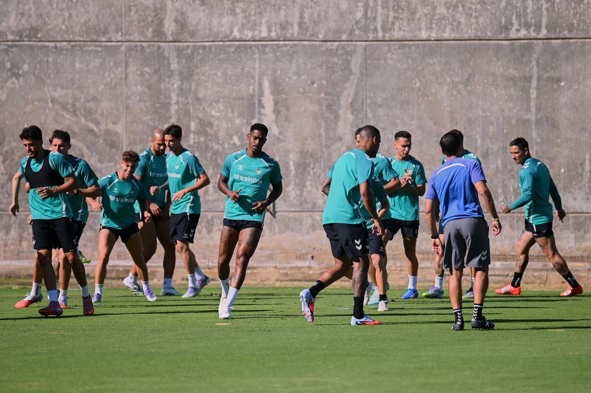 Entrenamiento del Real Betis previo al Nottingham Forest | Salvador López Medina para El MIRA