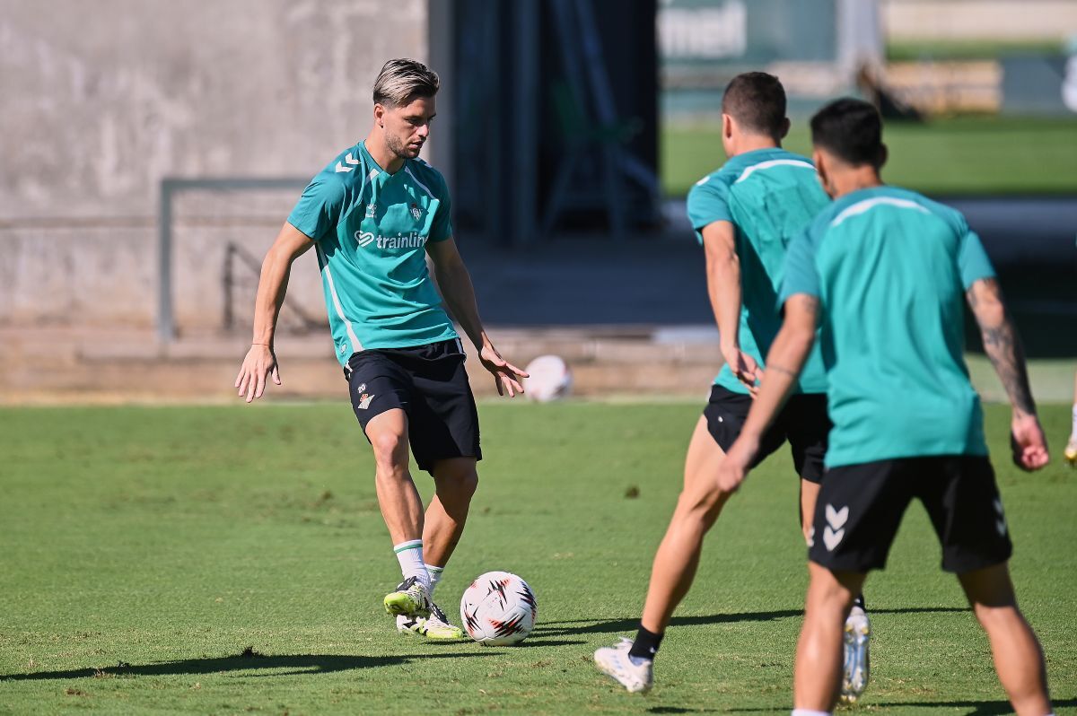 Lo Celso en el entrenamiento del Real Betis previo al Nottingham Forest | Salvador López Medina para El MIRA