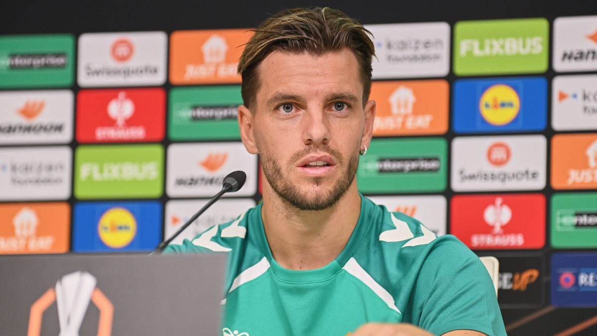 Gio Lo Celso en la rueda de prensa previa al Real Betis - Nottingham Forest | Salvador López Medina para El MIRA