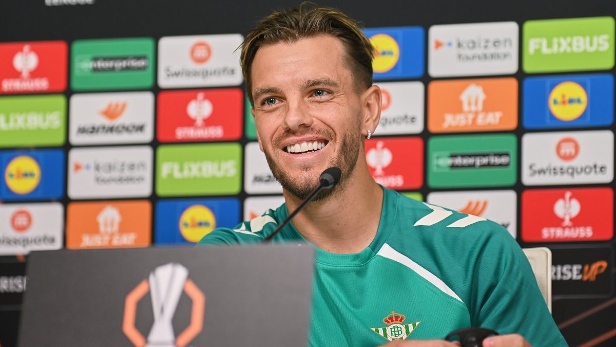 Gio Lo Celso en la rueda de prensa previa al Real Betis - Nottingham Forest | Salvador López Medina para El MIRA