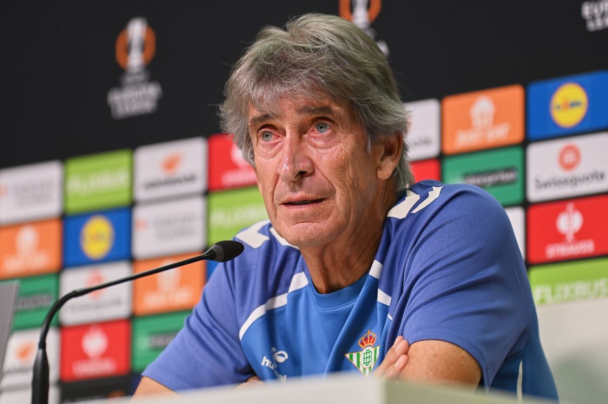 Manuel Pellegrini en la rueda de prensa previa al Real Betis - Nottingham Forest | Salvador López Medina para El MIRA