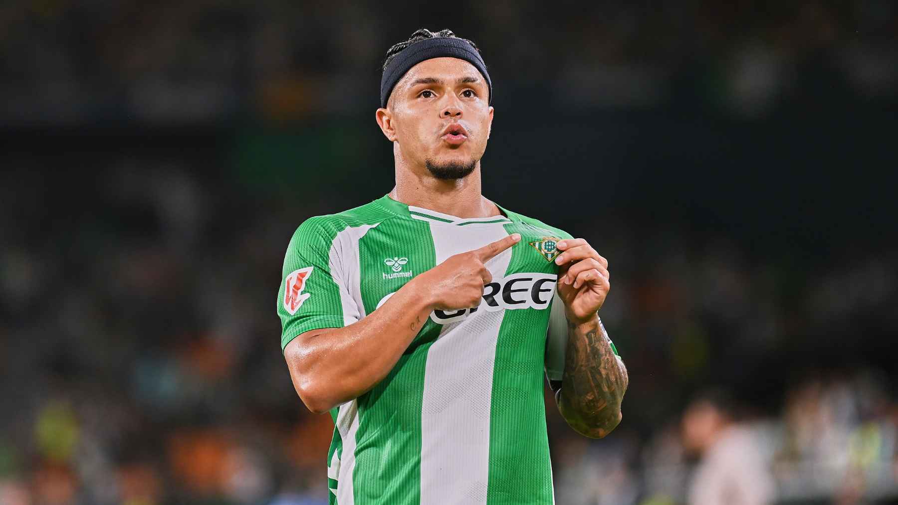 Cucho Hernández celebra su gol en el Real Betis - Osasuna | Salvador López Medina para El MIRA