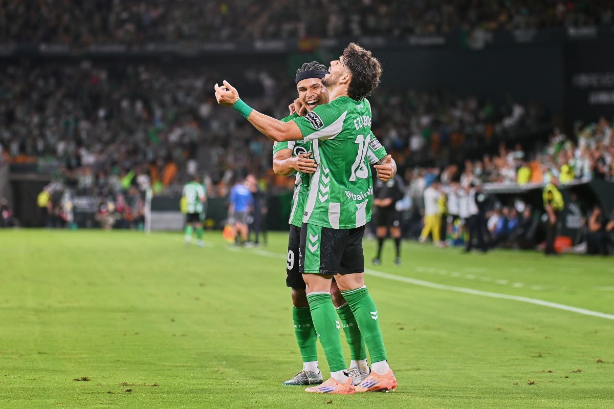 Abde y Cucho en el Real Betis - Osasuna | Salvador López Medina para El MIRA