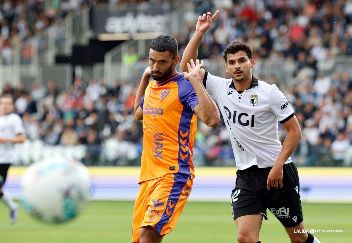 Einar Galilega fue expulsado durante el Burgos CF 2-1 Málaga CF | LaLiga Hypermotion