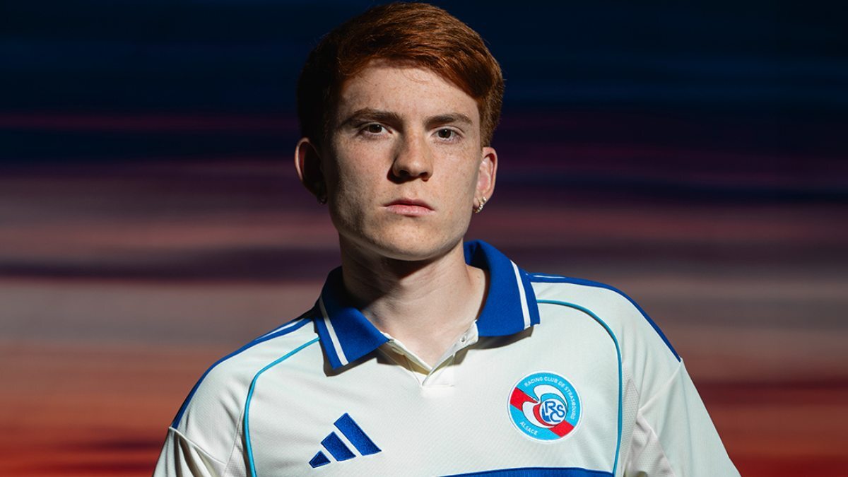 Valentín Barco posa con los colores del Estrasburgo | RCS