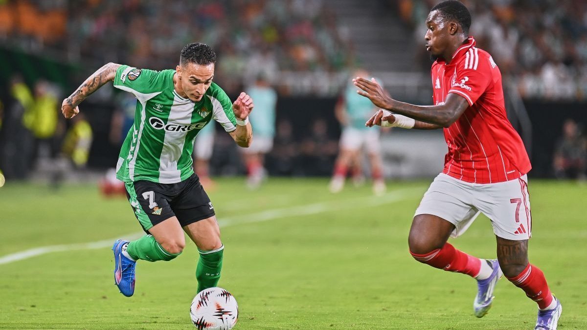 Antony en el Real Betis - Nottingham Forest | Salvador López Medina para El MIRA